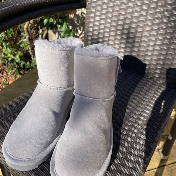 Bearpaw Bear Paw Ladies 9 NEW NWOB GREY SUEDE WOOL ANKLE BOOT SLIPPER BOOTIE - Picture 3 of 8